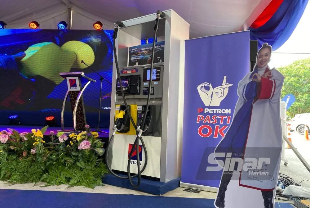 Kempen 'Pasti Ok' rasmi dilancarkan di stesen minyak Petron Seksyen 24, di sini pada Selasa.