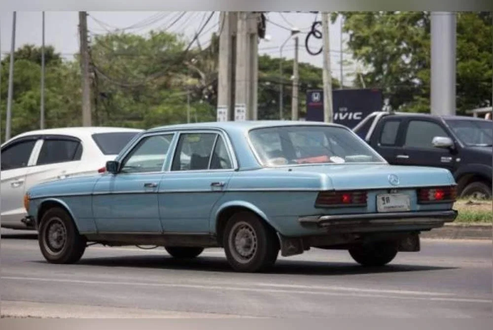 Langkah kerajaan memperkenalkan geran padanan sehingga RM4,000 bagi menggalakkan pemilik melupuskan kenderaan lama adalah satu inisiatif yang wajar dipuji. Gambar hiasan 