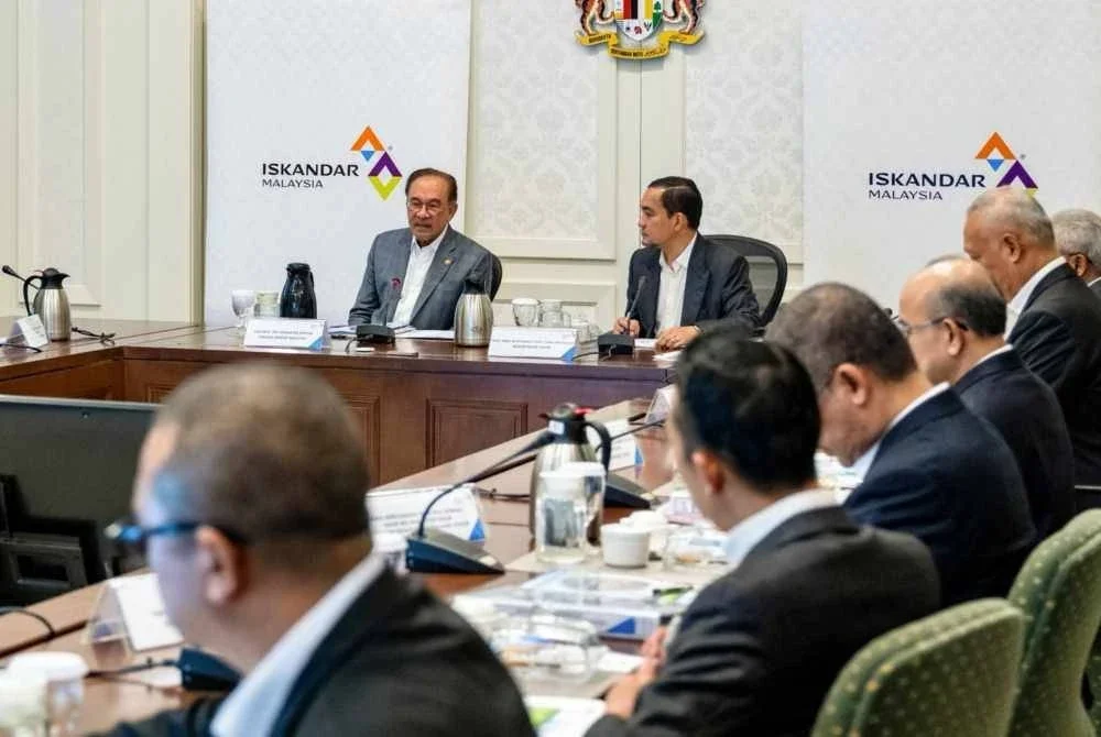 Anwar mempengerusikan Mesyuarat Ahli Pihak Berkuasa ke-35, Pihak Berkuasa Wilayah Pembangunan Iskandar di Putrajaya pada Rabu. Foto Pejabat Perdana Menteri