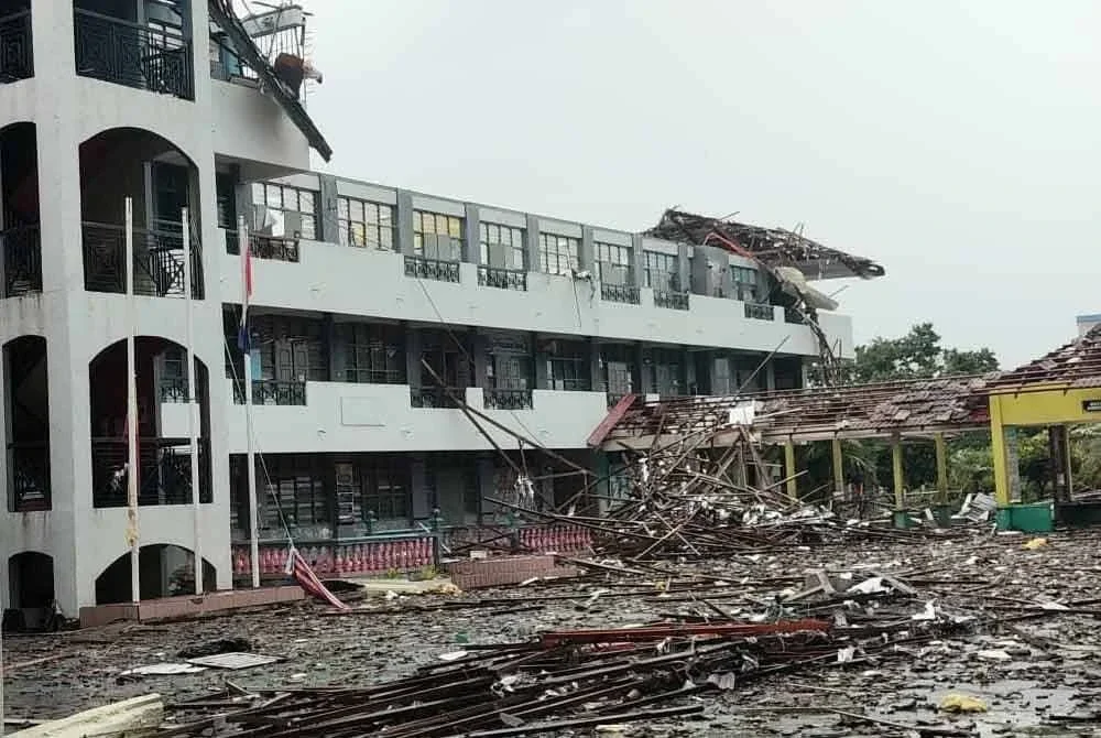 Sekolah Kebangsaan (SK) Sijangkang Jaya mengalami kerosakan akibat dilanda ribut. 