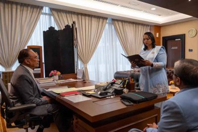 Sivamalar mengangkat sumpah jawatan dan serta sumpah simpan rahsia di hadapan Perdana Menteri, Datuk Seri Anwar Ibrahim dan Ketua Setiausaha Negara, Tan Sri Shamsul Azri Abu Bakar pada Selasa.