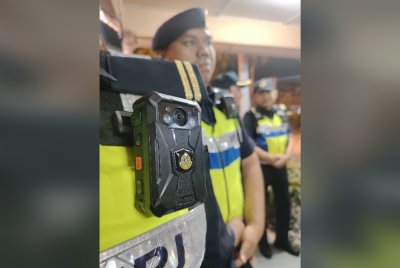 Kamera badan yang akan digunakan pasukan penguat kuasa JPJ.