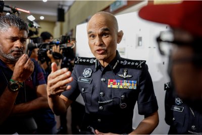 Shazeli bercakap pada sidang media mengenai perkembangan penahanan suspek dalam kejadian pelajar perempuan maut ditikam di Bandar Utama, Petaling Jaya. Foto Bernama