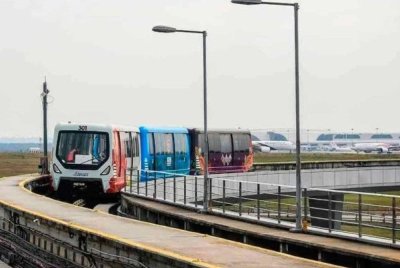 Kedua-dua aerotrain di Terminal 1 KLIA mengalami gangguan kuasa sementara pada Rabu.