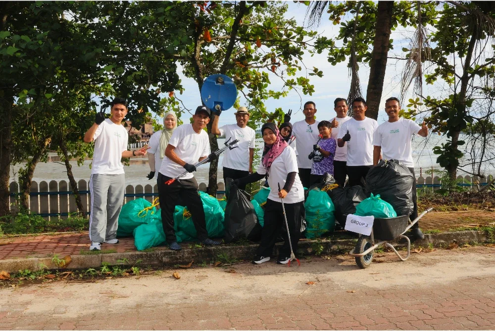 Para peserta berjaya mengutip lebih 250 kilogram sisa buangan di sepanjang pesisir pantai Langkawi menerusi inisiatif ‘The Green Walk’.