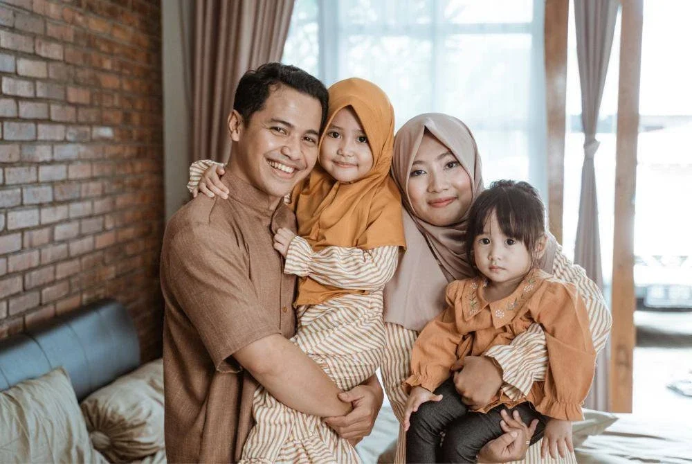 ANAK isteri yang baru dikahwinkan akan menjadi anak tiri selepas persetubuhan berlaku. Foto Canva