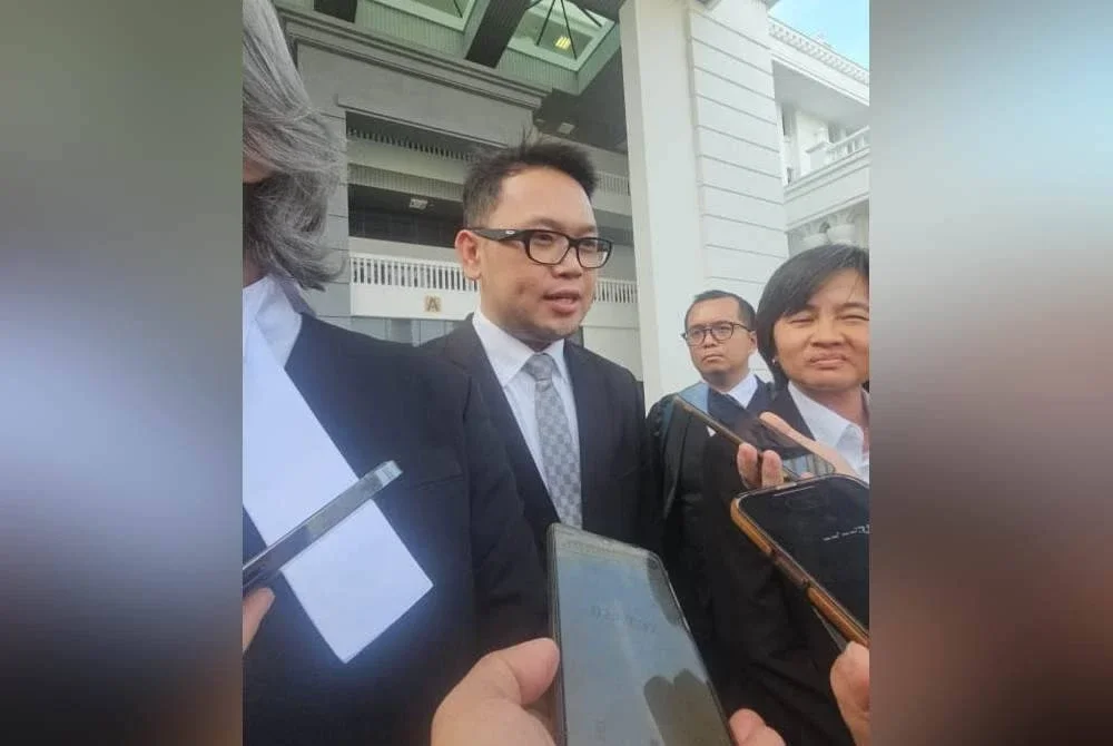 Peguam Azhier Farhan Arisin yang mewakili empat remaja lain yang dituduh dalam kes Zara Qairina.