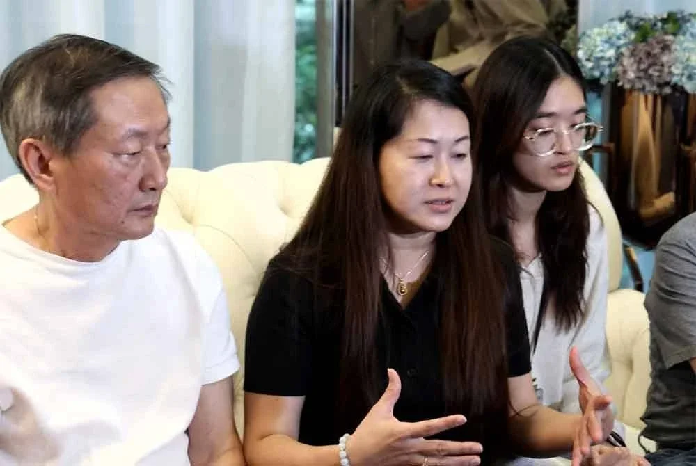 Wong Lee Ping (tengah) ketika sidang akhbar di Nirvana Center Kuala Lumpur di sini pada Khamis.. FOTO: THE STAR