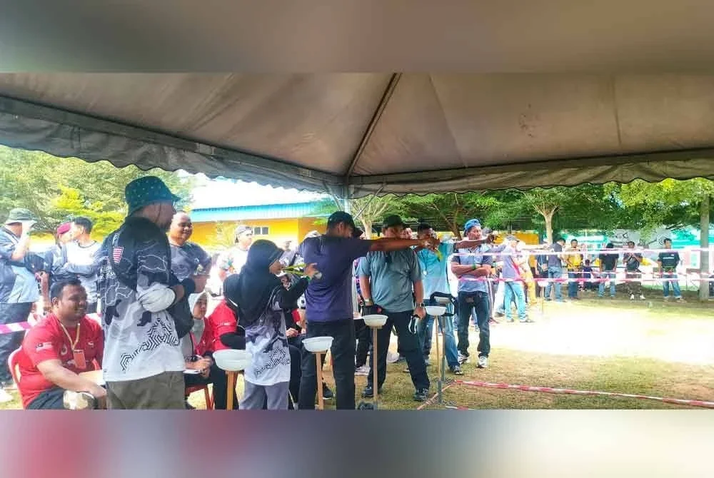 Lastik boleh disertai pelbagai peringkat umur dan jantina.