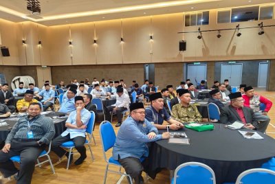 Melalui sesi perbincangan dan amanat yang disampaikan, JAIS turut berharap seluruh masjid pengurusan di negeri ini dapat beriltizam melaksanakan peranan sebagai pusat ibadah, ilmu dan kesejahteraan ummah yang unggul di Selangor - Foto JAIS