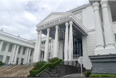 Mahkamah Tinggi Kota Kinabalu pada Jumaat memutuskan bahawa Kerajaan Persekutuan bertindak secara tidak sah dan melampaui kuasa perlembagaan apabila gagal menunaikan hak Sabah terhadap 40 peratus hasil Persekutuan selama hampir lima dekad.