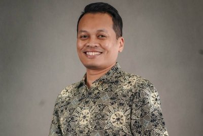 Nik Nazmi