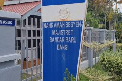 Empat lelaki warga asing termasuk tiga dari Indonesia mengaku bersalah atas pertuduhan memiliki lebih 4,000 kg gas LPG secara borong tanpa lesen. - Gambar hiasan