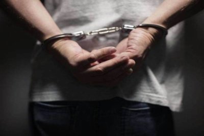 Suspek berusia 44 tahun ditahan di rumahnya di Bukit Sentosa selepas remaja lelaki berusia 15 tahun membuat laporan polis. Gambar hiasan