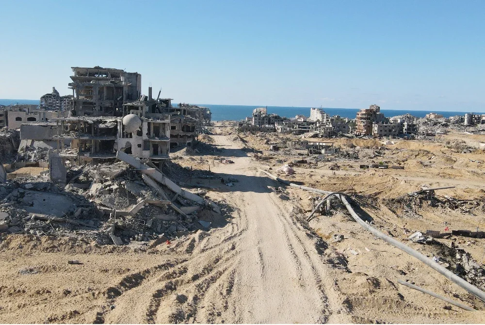 Usaha pembersihan sisa konkrit sedang giat dilakukan di enklaf berkenaan.