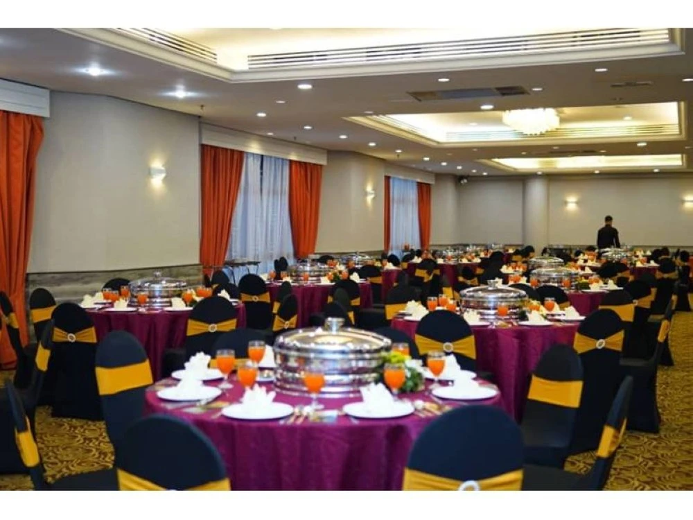 Ruang ballroom yang luas dan boleh digunakan untuk pelbagai acara.