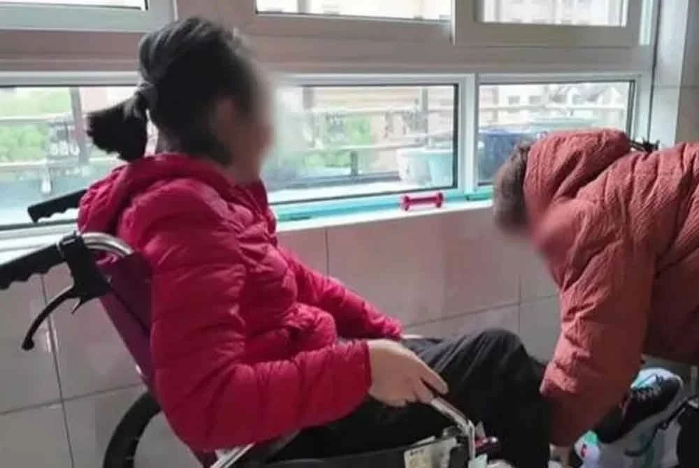 Lin diuji apabila mengalami penyakit lumpuh. - Agensi