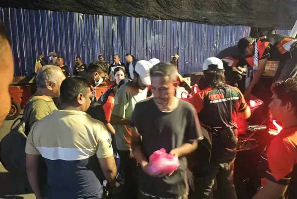 Lebih 750 pek makanan diedarkan kepada gelandangan dan asnaf pada program Gema Gaza Kasih Tanpa Sempadan di Kuala Lumpur.