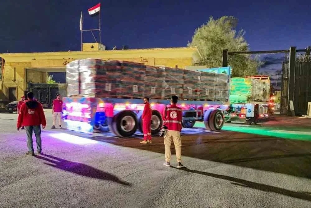 Sebanyak 25 trak bantuan kemanusiaan dari Turkiye menuju ke pintu sempadan Rafah untuk Gaza - Foto: Agensi