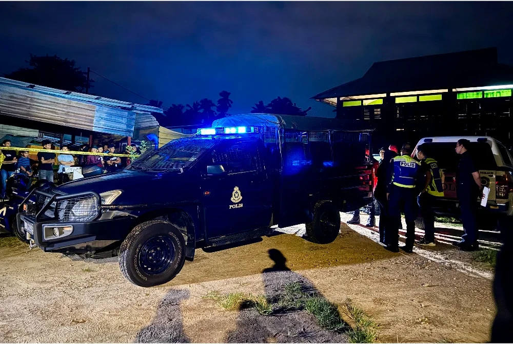Mayat dua beranak, masing-masing seorang wanita dan anak perempuannya dipercayai dibunuh ditemukan di sebuah rumah di Juru malam tadi. Foto Bernama