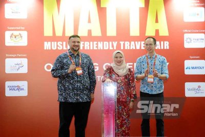 Nigel (kanan) dan Nur Alyssa ketika gimik perasmian MATTA-MFTF di WTC pada Sabtu. Foto: MOHD HALIM ABDUL WAHID