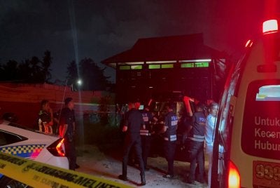 Mayat dua beranak dipercayai dibunuh ditemukan di sebuah rumah di Juru.