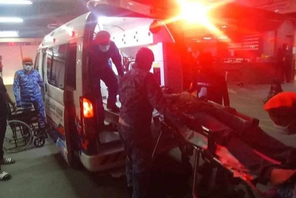 Seorang mangsa kebakaran mercun di Paya Besar dipindahkan ke Hospital Pulau Pinang kerana kecederaan serius, manakala lima lagi masih dirawat di zon merah Hospital Kulim.