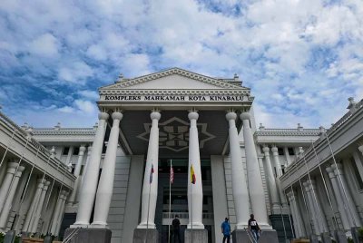 Inkues turut dihadiri oleh pasukan-pasukan peguam yang dibenarkan Mahkamah Koroner.