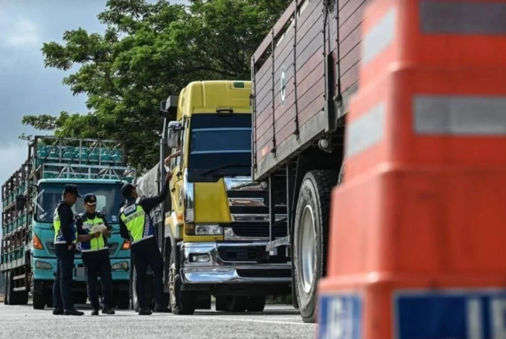 Kerajaan melancarkan 'Perang Lebih Muatan Kenderaan Perdagangan' sehingga 31 Disember depan. Gambar fail Bernama