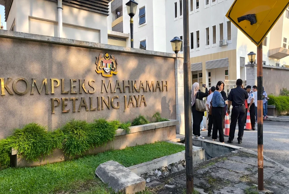 Suspek akan dibawa ke Mahkamah Majistret pada Rabu untuk menghadapi pertuduhan kes membunuh seorang pelajar perempuan di sebuah sekolah menengah di Bandar Utama.