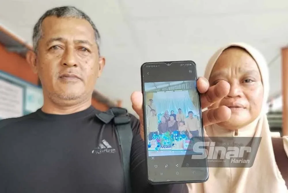 Sabri menunjukkan gambar terakhir yang dirakam bersama anaknya, Allahyarham Aiza Nur Elysha pada September lalu.