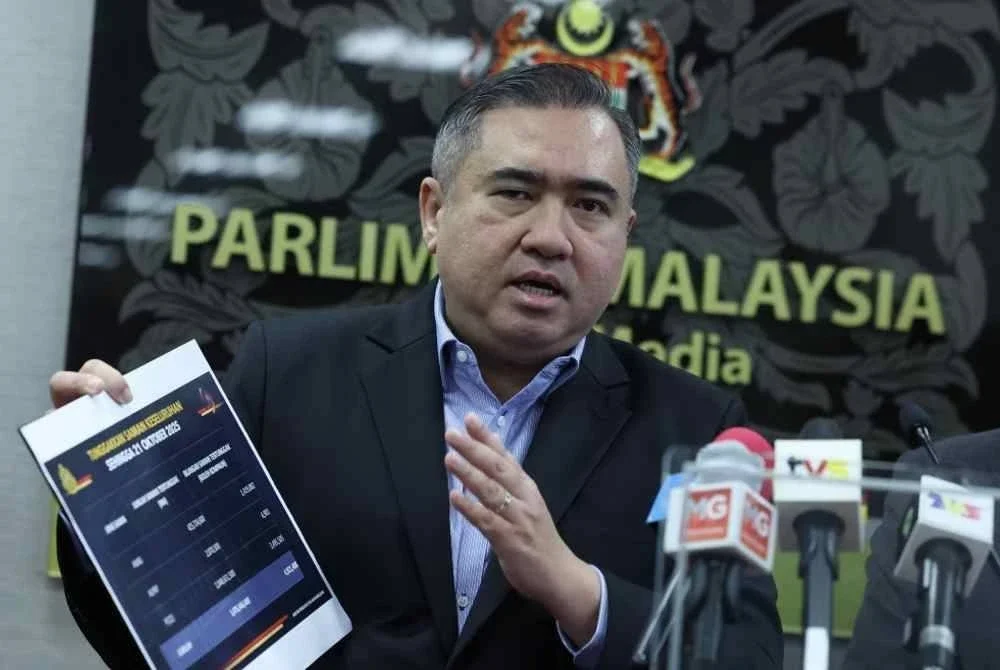 Anthony bercakap pada sidang media di Bangunan Parlimen pada Rabu. Foto Bernama