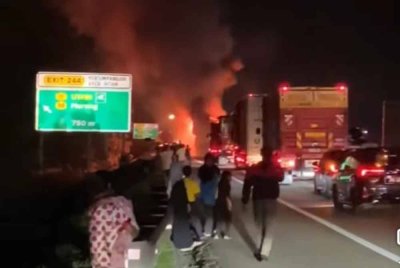 Tujuh lelaki cedera ringan selepas bas kemalangan dengan lori di Kilometer 78.7 Lebuhraya Utara–Selatan berhampiran Kluang.