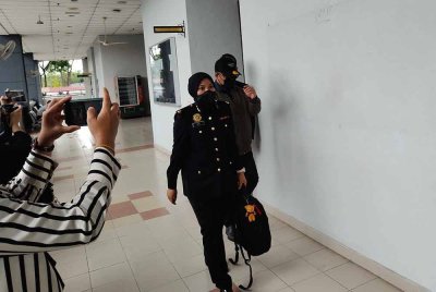 Tertuduh dibawa ke Mahkamah Sesyen Seremban pada Rabu atas dua pertuduhan.