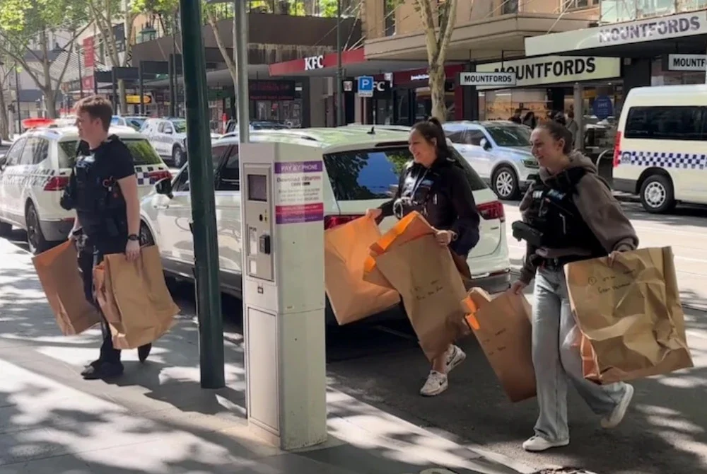 Polis merampas 43 patung Labubu dipercayai dicuri suspek di Australia. Foto Agensi