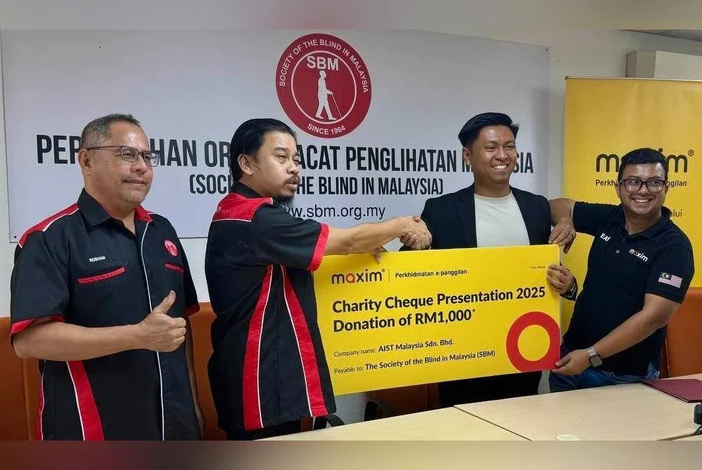 Sesi pemeteraian MOU antara Maxim Malaysia yang diwakili Mohd Hazwan (dua dari kanan) bersama SBM.