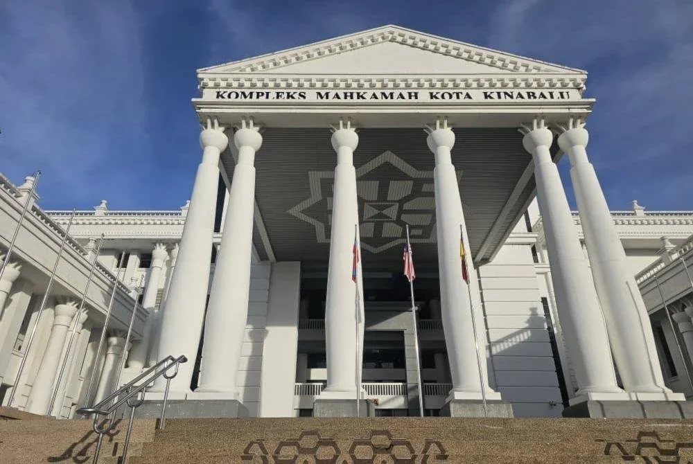 Mahkamah Koroner Kota Kinabalu benarkan permohonan AGC untuk memulakan prosiding hina mahkamah terhadap Shafie Apdal dan Mona Din berkaitan kenyataan mengenai kes kematian Zara Qairina. Gambar hiasan