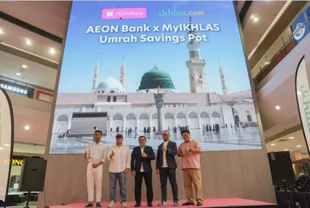 Dari kiri: Ketua Jualan ikhlas.com, Mohd Wafiyuddin Mustaqim Safawi, Ikhlas, Wan Rumaizi, Ibrahim dan Aizuddin Danian dalam majlis memperkenalkan MyIKHLAS Umrah Savings Pot pada Rabu.