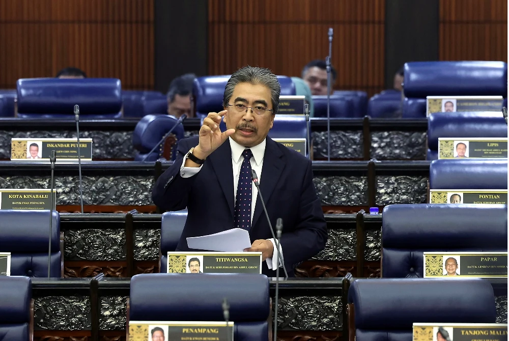 Johari bercakap pada Mesyuarat Ketiga Penggal Ketiga, Parlimen ke-15 Dewan Rakyat, Bangunan Parlimen pada Khamis. Foto Bernama