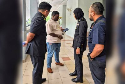 Letchuman Rau dilepaskan tanpa dibebaskan atas pertuduhan seleweng diesel.