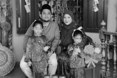 Kenangan antara Nurihsan (kiri) dan Wan Nur Farahana (kanan) bersama dua anak mereka.