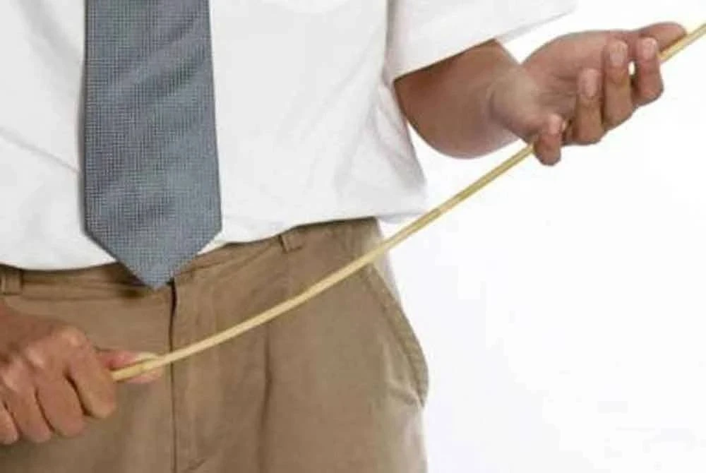 Cadangan untuk membenarkan semula hukuman rotan di sekolah wajar dipertimbangkan, namun pelaksanaannya mesti tertakluk kepada syarat-syarat yang ketat. Gambar hiasan