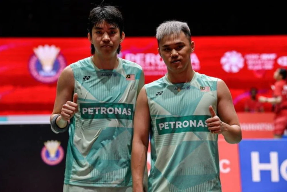Wei Chong (kiri) dan Kai Wun akan menentang pasangan nombor satu dunia dari Korea Selatan, Kim Won Ho-Seo Seung Jae pada saingan suku akhir Terbuka Perancis 2025.