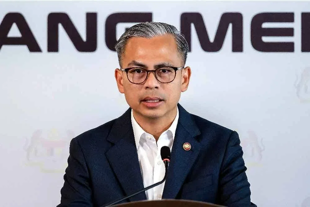 Fahmi ketika sidang media mingguan Kabinet di Menara Komunikasi hari ini. - Foto: Bernama
