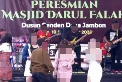 Video persembahan dangdut yang tular menimbulkan reaksi kurang senang ramai pihak. Foto Agensi
