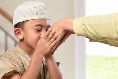 Adab menjadi asas pembinaan ilmu dan kemahiran. Gambar hiasan