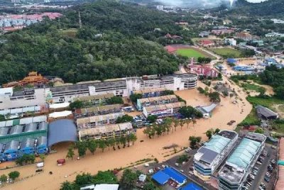 KPM sentiasa cakna dengan keselamatan dan kebajikan calon serta petugas peperiksaan dalam menghadapi sebarang kemungkinan bencana alam khususnya banjir. Gambar hiasan