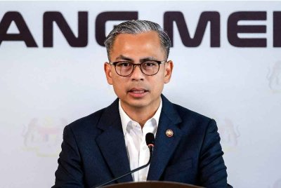 Fahmi ketika sidang media mingguan Kabinet di Menara Komunikasi hari ini. - Foto: Bernama