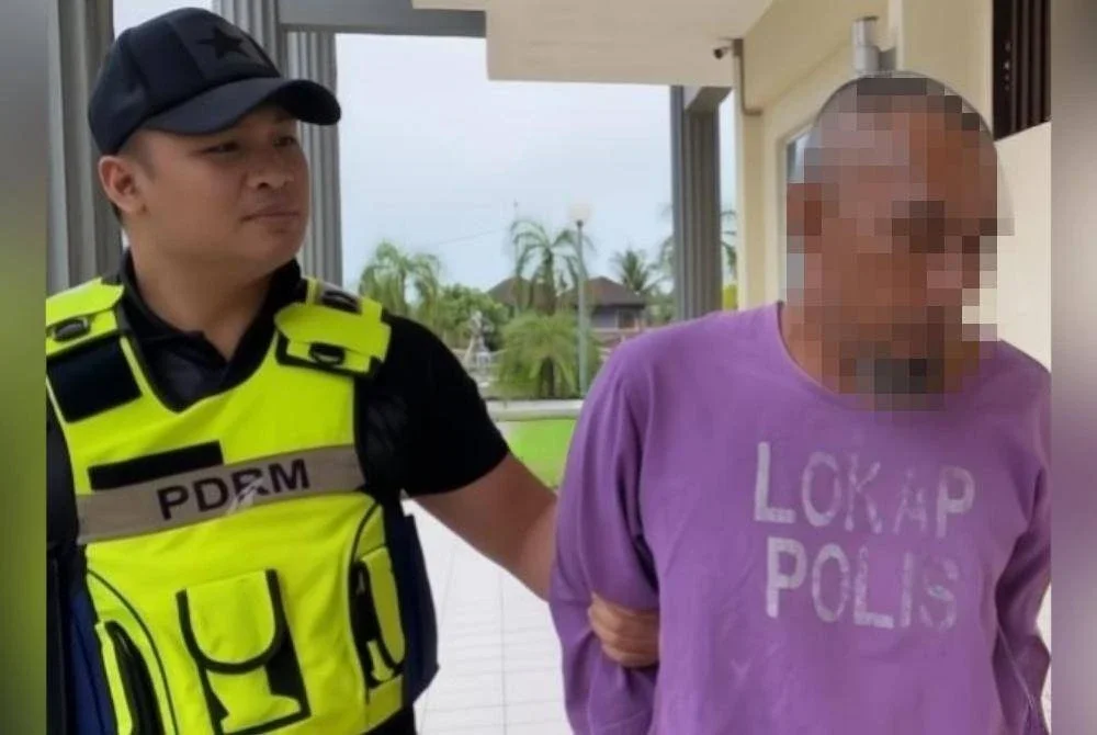 Suspek dibawa ke mahkamah bagi mendapatkan perintah reman pada Sabtu.