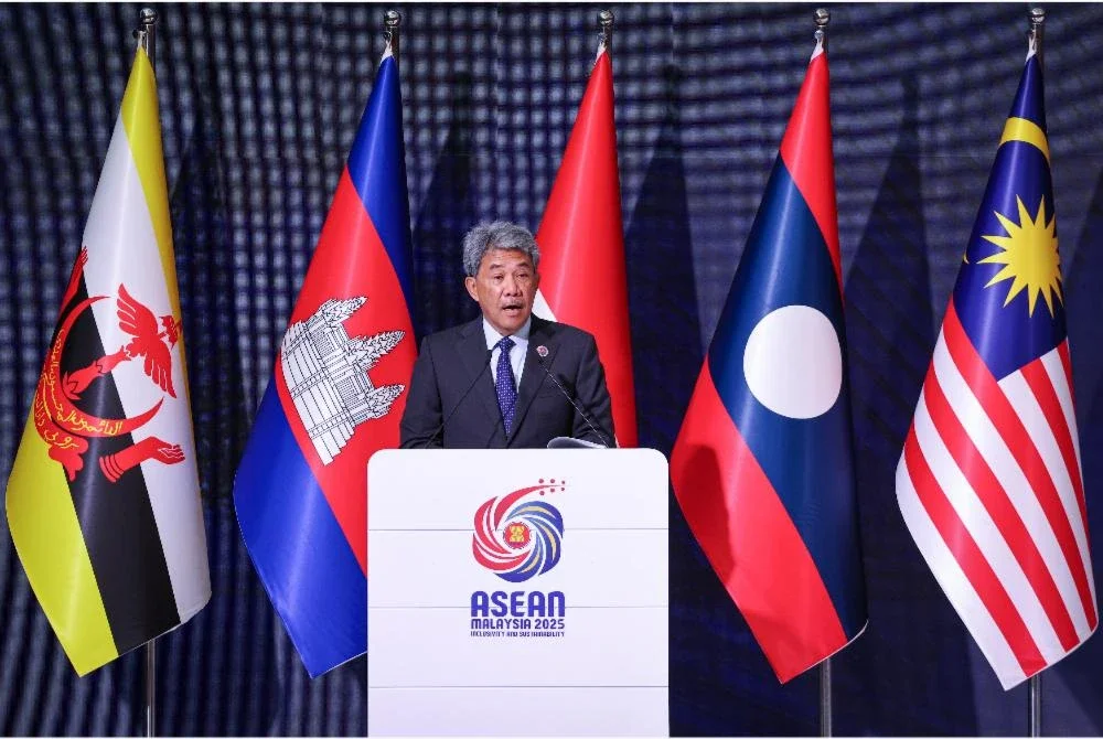 Mohamad berucap pada majlis penyerahan instrumen penyertaan itu, pada Sabtu. Foto Bernama